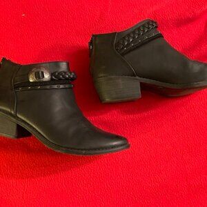EUC DV by Dolce Vita Black Bootie with Back Zipper Size 6.5